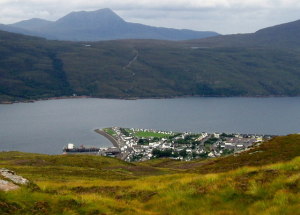 Ullapool,_from_the_Ullapool_Hill_Walk_